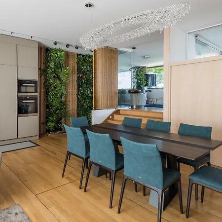Castle Apartment *